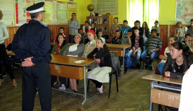 Agenția Națională Antidrog, proiecte pentru a-i ține pe elevi departe de droguri - agentianationala-1473697490.jpg