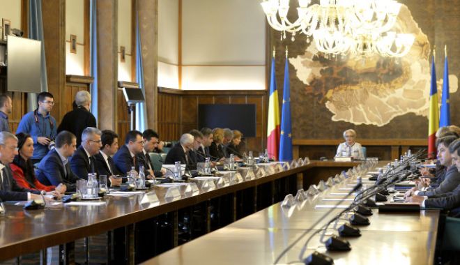 BUGET 2019. GUVERNUL ÎMPARTE BANII! Pilonii principali - sănătate, educație, investiții - agerpres-1549624347.jpg