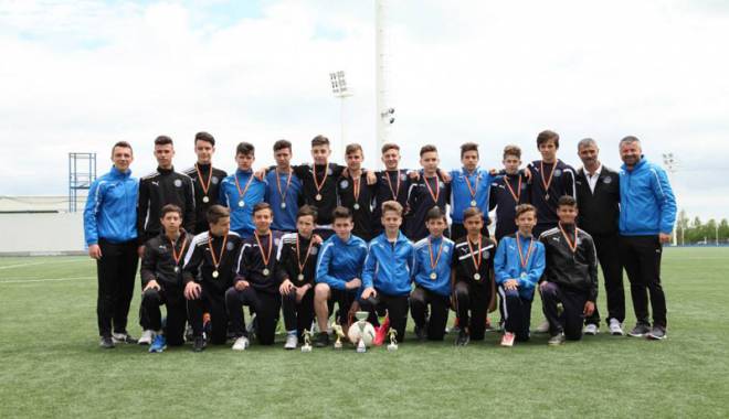 Academia Hagi,  pe primul loc la turneul Dolphin Cup - agh2001fotbal-1430758180.jpg