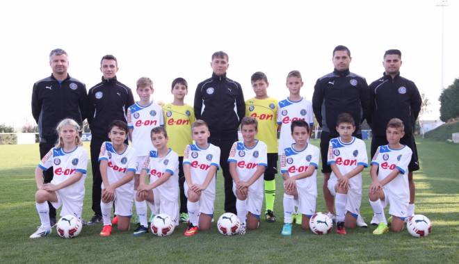 Fotbal: Academia Hagi 2004, parcurs remarcabil la Brașov Indoor Cup - agh2004sursaacademia-1424688834.jpg