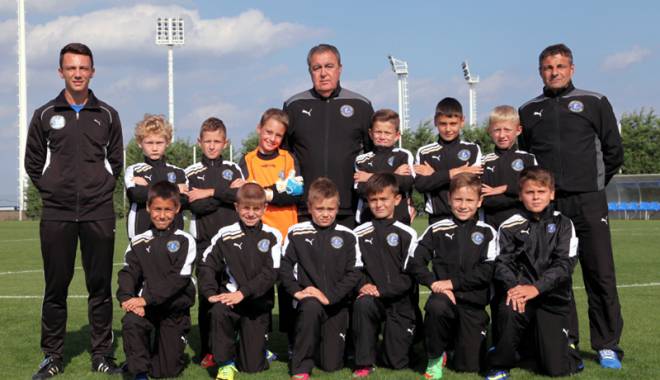 Academia Hagi a cucerit argintul la Cupa Juniorului - agh2005-1428941880.jpg