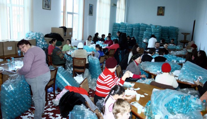 100.000 de sticle cu apă sfințită vor ajunge la constănțeni - aghiazma-1357301517.jpg