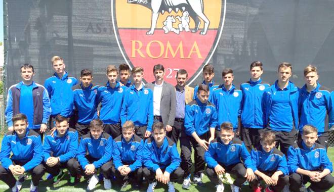 Academia Hagi, pregătiri în compania AS Roma - aghu17-1429636506.jpg