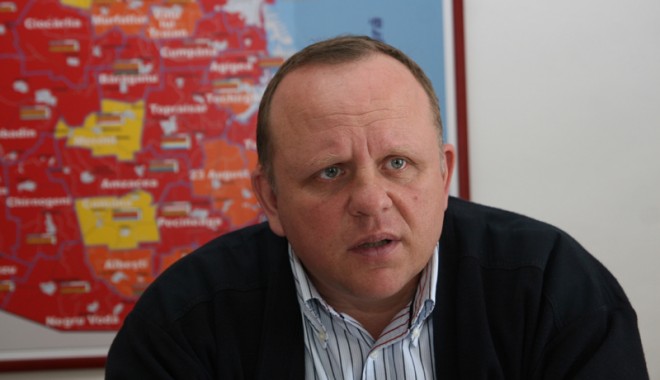 Primarul Cristian Cârjaliu mai vrea un mandat la Agigea - agigeacristianmaricelcarjaliu16-1334593027.jpg