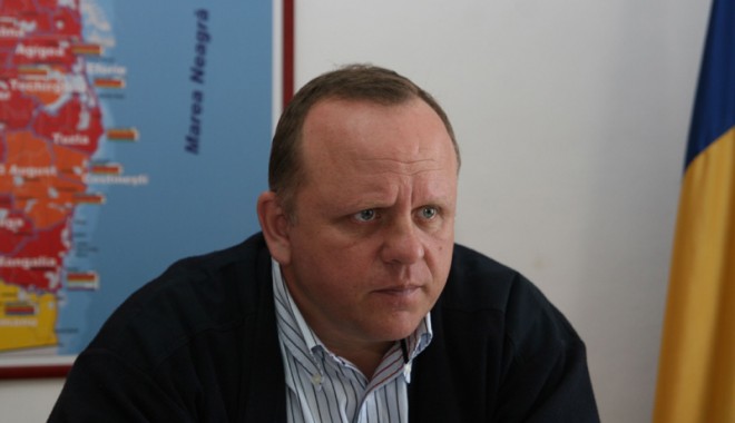 Ce soluții au dat judecătorii în conflictul primarilor de la Agigea - agigeacristianmaricelcarjaliu2-1317581660.jpg