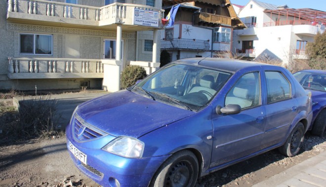 Cinci mașini sparte într-o noapte, într-o parcare din Agigea - agigeafurturimasiniradiatoare1-1360092648.jpg