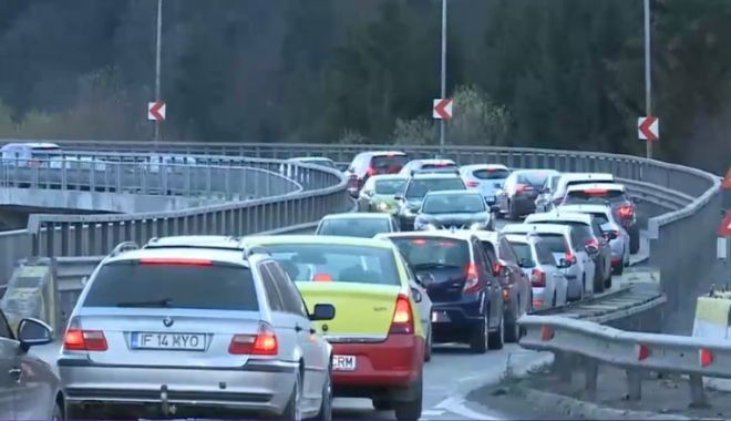 Aglomerație pe DN1, spre stațiunile de pe Valea Prahovei - aglomeratie-1638004054.jpg