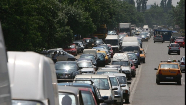 Coșmar la revenirea din vacanță. Aglomerație mare pe A1, se circulă în coloană pe Valea Prahovei - aglomeratiebaneasatraficmasini71-1534682710.jpg