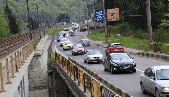 Aglomerație pe DN1: În Comarnic și Bușteni se circulă în coloană - aglomeratiedn1-1627735296.jpg