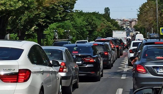 SE INTENSIFICĂ TRAFICUL SPRE LITORAL! Poliţia: recomandări şi rute alternative, utile tuturor şoferilor