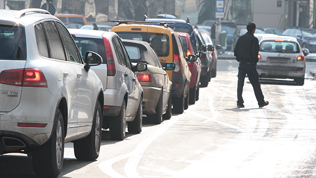 Atenție, constănțeni! Trafic blocat, din cauza unei avarii la rețeaua de apă - aglomeratiemasinitraficsectorul6-1551170135.jpg