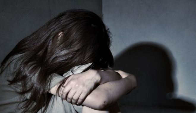 Doi frați, agresați sexual de un vecin care îi ademenea cu rechizite - agresiune-1572538927.jpg