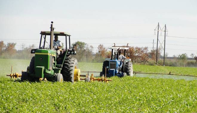 Agricultorii vor primi mai mulți bani pentru motorină - agricultura-1450266501.jpg