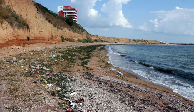 Plajele din Constanța, în pericol de dispariție. Cum se încearcă salvarea lor / Galerie foto - ainceputlupta1-1404922650.jpg