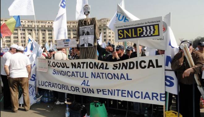 A început mitingul gardienilor din penitenciare - ainceputmitingul-1439449062.jpg