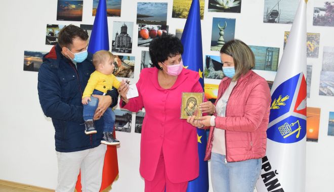 O familie cu copii mici, beneficiara unei locuinţe ANL, la Cumpăna - ainceputrepartizarea1-1637263024.jpg