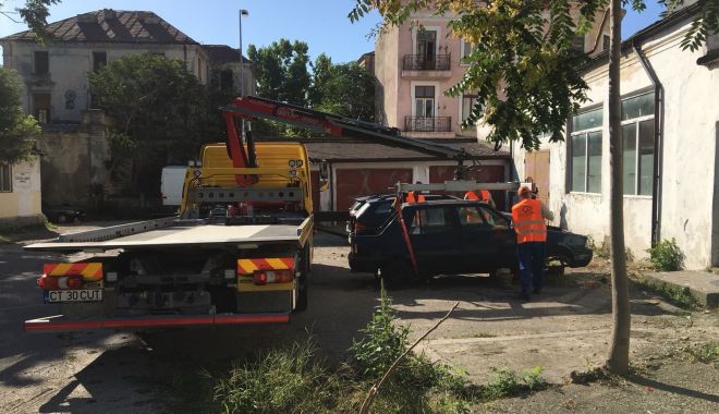 VIDEO. A început ridicarea autovehiculelor abandonate în municipiul Constanța - ainceputridicarea-1533799381.jpg