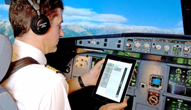 Groază la bordul unui Airbus. Pasager cuprins de flăcări, proiectat prin fuselaj în afara avionului - airbusexplozie-1454504482.jpg