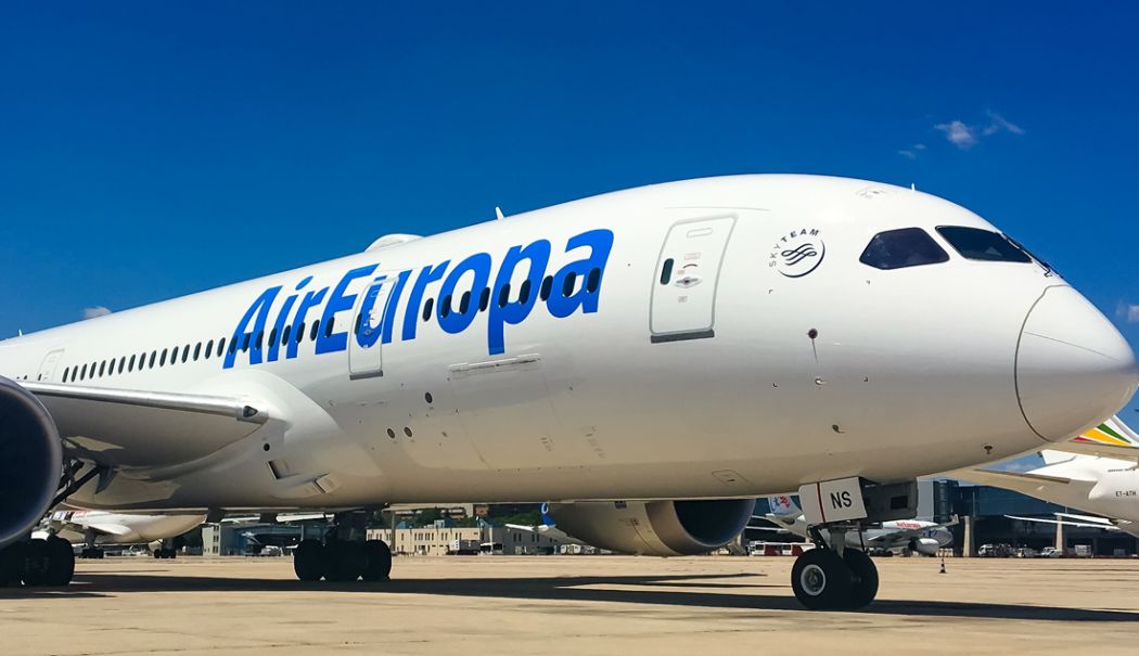 Un avion al Air Europa a aterizat de urgenţă, din cauza unor turbulenţe; pasageri răniţi!