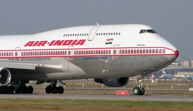 Doi piloții au mers la culcare și au lăsat stewardesa la manșa aeronavei cu 166 de pasageri - airindia-1367837954.jpg