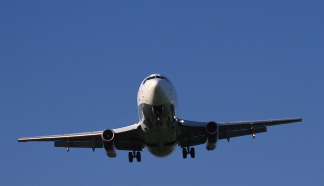 Cel mai mare aeroport din lume va fi construit în China - airplane2-1316250165.jpg