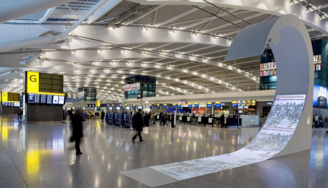 Un terminal al aeroportului din Manchester, evacuat după descoperirea unei genți suspecte - airport-1316604106.jpg