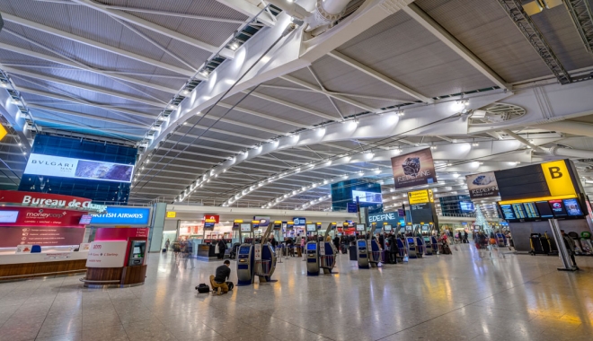 Toți pasagerii liniilor aeriene ce zboară în UE vor fi trecuți într-un registru european - airport-1460653602.jpg