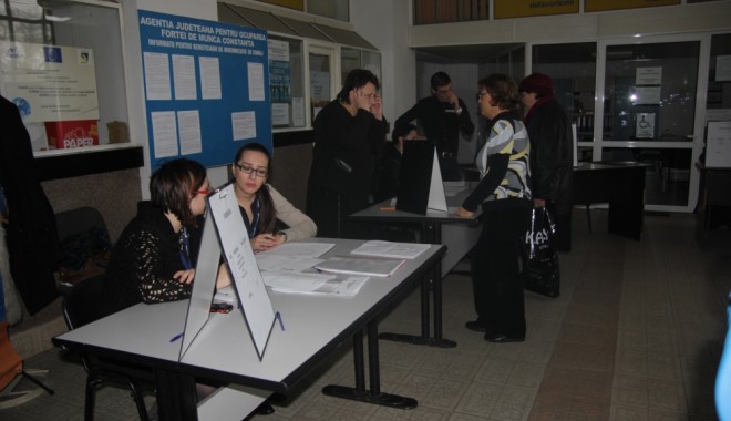 Peste 1800 de locuri de muncă pentru constănțeni - ajofm-1372341723.jpg