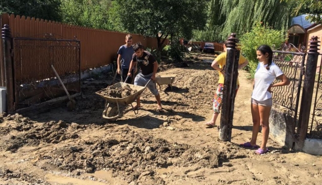 Ajutoare de urgență pentru 70 de familii afectate de calamități naturale ori probleme grave de sănătate - ajutor-1511451912.jpg