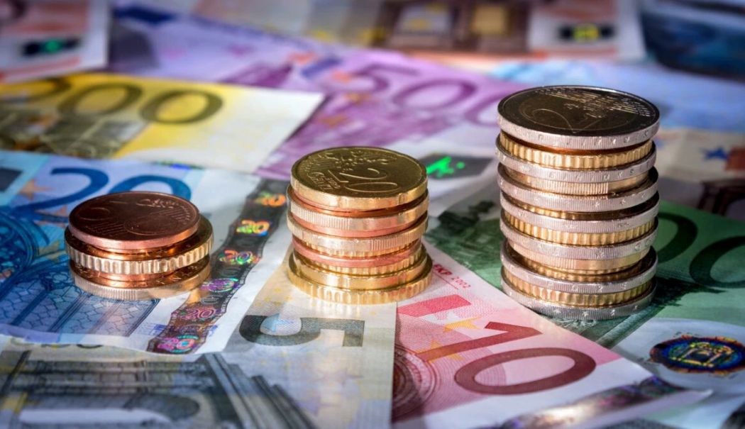 Guvernul a aprobat un ajutor de până la 150.000 euro pentru HoReCa şi întreprinderile mici şi mijlocii - ajutor-guvern-horeca-1713889004.jpg