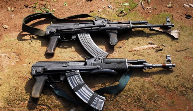 Puști AK-47 date copiilor într-un concurs pe teme religioase în Somalia - ak47copy8-1316552750.jpg