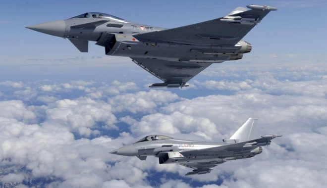 Avioanele britanice Typhoon încep misiunile de poliție aeriană, la Constanța - alarmainangliabombardiererusesti-1493623869.jpg