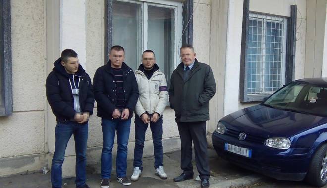 Albanezii prinși la graniță, arestați - albaneziiprinsi-1424850856.jpg