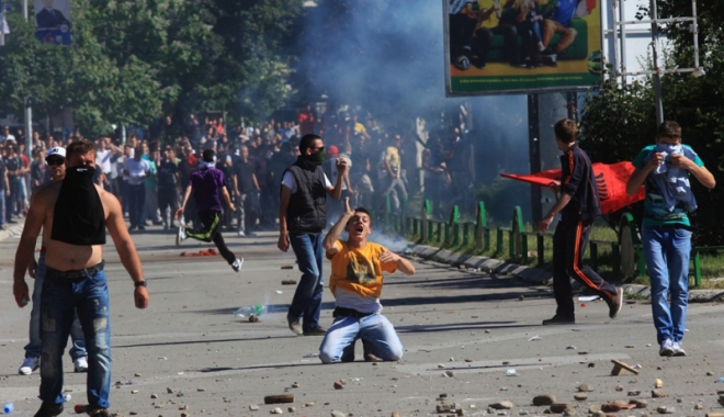 Alertă în Albania. Intoxicare  în masă,  la un miting - albaniaintoxicatie-1496060341.jpg