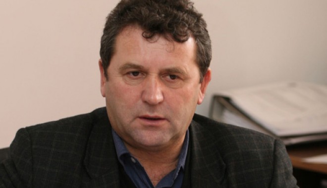 Primarul din Albești răscolește PDL-ul - albestigheorghemoldovanfotoadi11-1312224463.jpg