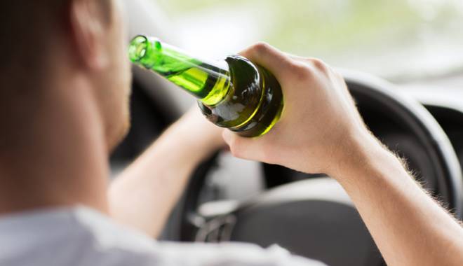 Ai băut și te-ai urcat la volan? S-ar putea să-ți iei adio, pe viață, de la permis! - alcool-1457886316.jpg