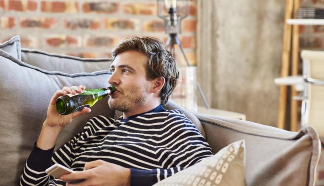 Ați consumat prea mult alcool? Cum vă reveniți după o seară de beție - alcool-1661357875.jpg