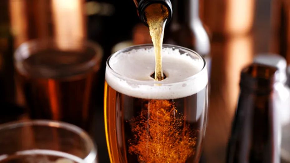 Reprezentantul unui partid, anchetat după ce a oferit alcool mai multor persoane pentru a vota un anumit candidat - alcool-1747551714.jpg