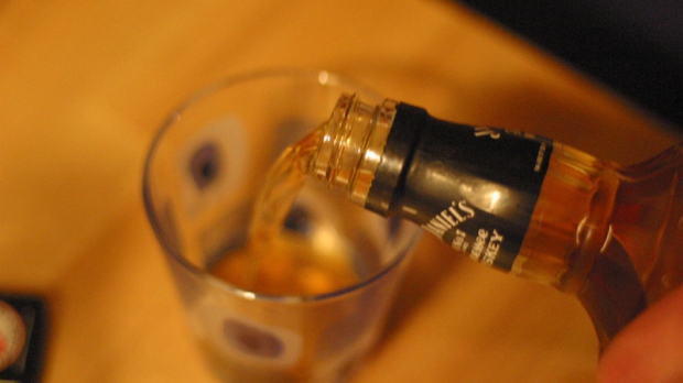 Băuturile alcoolice tari se vor scumpi cu până la 28%. Află de când se aplică majorările - alcool356335001378021084-1379257694.jpg