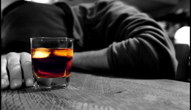 Alcoolicii români evită să se trateze - alcoolic-1323465726.jpg