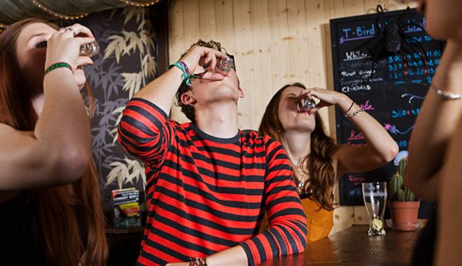 Consumul de alcool nu este un remediu pentru anxietate - alcoolul-2-1695123548.jpg