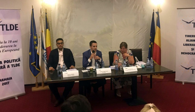 Tinerii din ALDE, la Școala Politică din Mamaia: Analiză și seminarii despre viitorul României - alde-1504527961.jpg