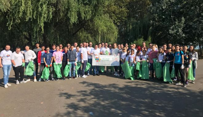 Tinerii din ALDE Constanța au colectat deșeurile  din Parcul Tăbăcărie - alde1-1537105491.jpg