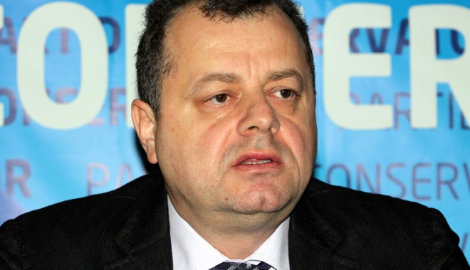 Deputatul Mircea Banias: 
