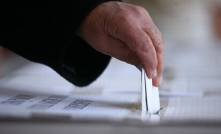 Peste 500 de incidente - sesizate de la deschiderea secțiilor de votare - alegeri-1339335703.jpg