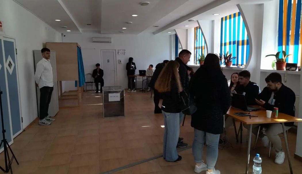 Alegeri Republica Moldova. Până la ora 13.00, la Constanța au votat peste 500 de persoane - alegeri-1730642767.jpg