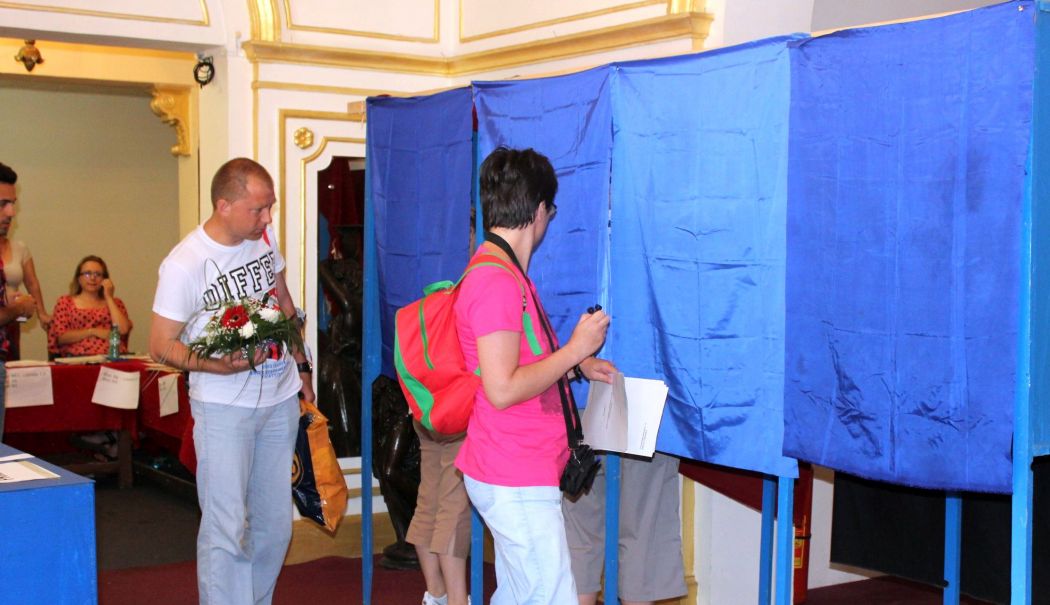 Alegeri europarlamentare. Românii pot vota la orice secţie din ţară sau străinătate. În afară nu se utilizează urna mobilă - alegeri-euro-1717757932.jpg
