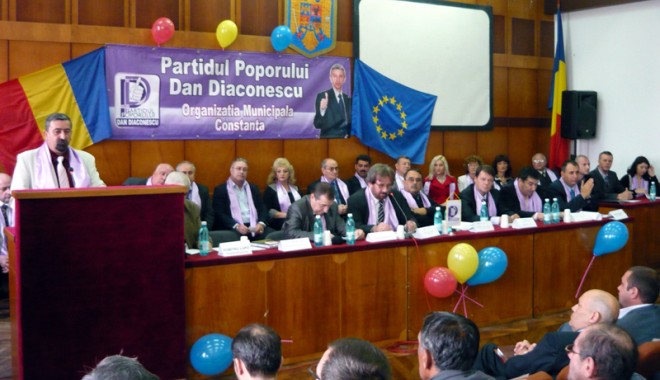 Victor Cruceru a preluat frâiele filialei municipale a Partidului Poporului - alegeripartidulpoporului-1319376838.jpg