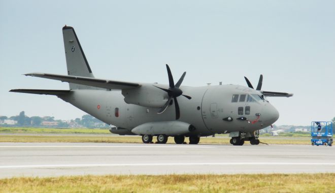 Patru pacienţi cu COVID, transportaţi la Iaşi cu o aeronavă C-27J Spartan a Forţelor Aeriene Române - aleniac27jpraticadimareedit1-1618685004.jpg
