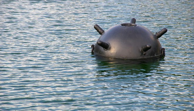 ALERTĂ PE LITORAL! MApN, misiune de intervenţie! O mină marină ar pluti în largul Mării Negre, la doar 4 km de ţărm